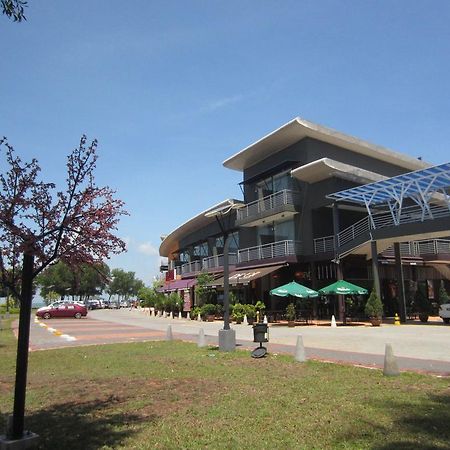Waterfront Boutique Hotel Port Dickson Ngoại thất bức ảnh